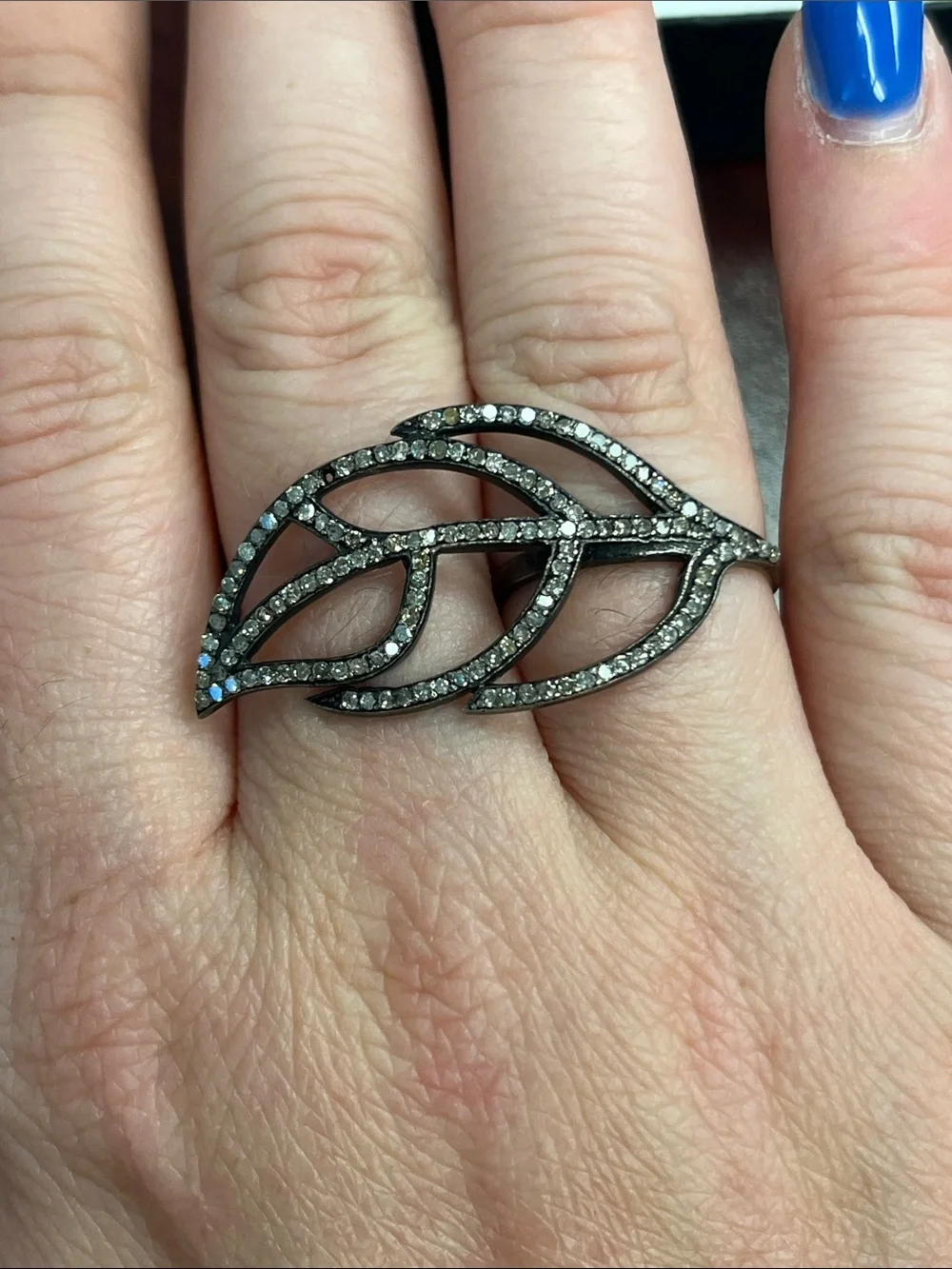 N/A elegant leaf